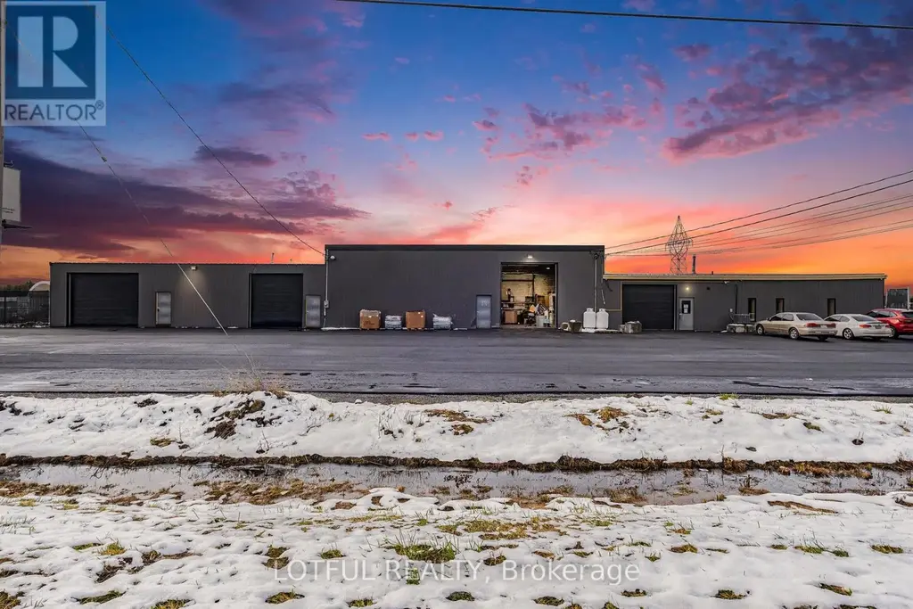 2/3 - 6682 Bank Street, Ottawa